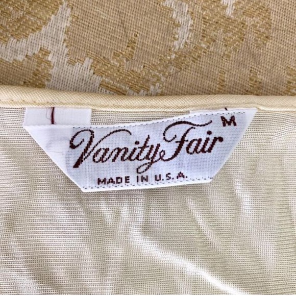 Lacy Vanity Fair Peignoir - Picture 6 of 7